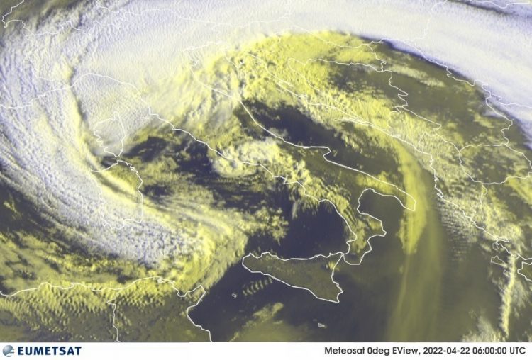 METEO AM, previsioni del tempo in Italia per il giorno 22/04/2022