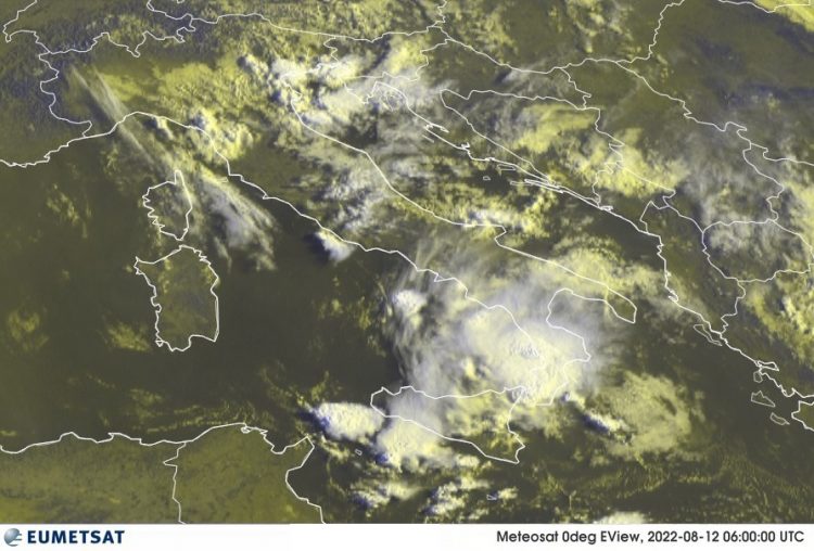 METEO AM, previsioni del tempo in Italia per il giorno 12/08/2022