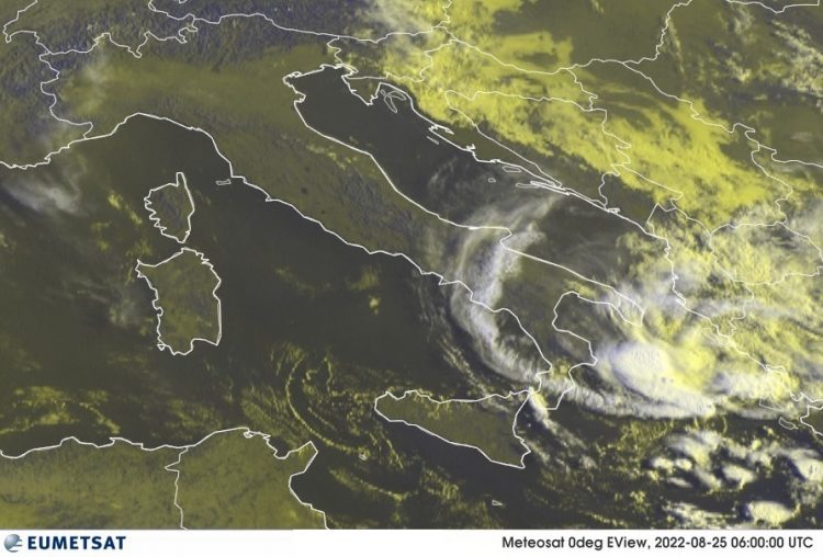 METEO AM, previsioni del tempo in Italia per il giorno 25/08/2022