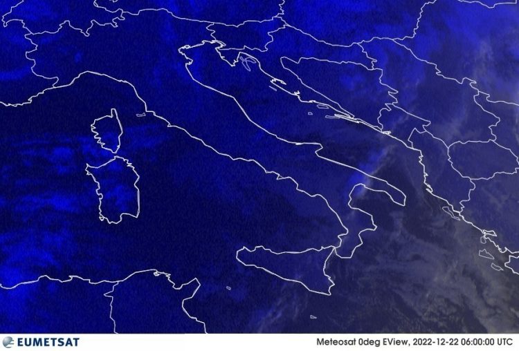 METEO AM, previsioni del tempo in Italia per il giorno 22/12/2022