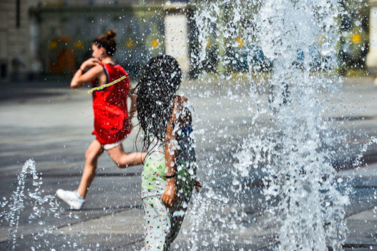Meteo di Natale 2022: anticiclone SBRANA inverno? Forse 34 GRADI IN SICILIA. SI VA AL MARE??