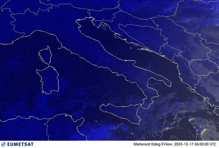 METEO AM, previsioni del tempo in Italia per il giorno 17/12/2023 METEO AM, previsioni del tempo in Italia per il giorno 17/12/2023