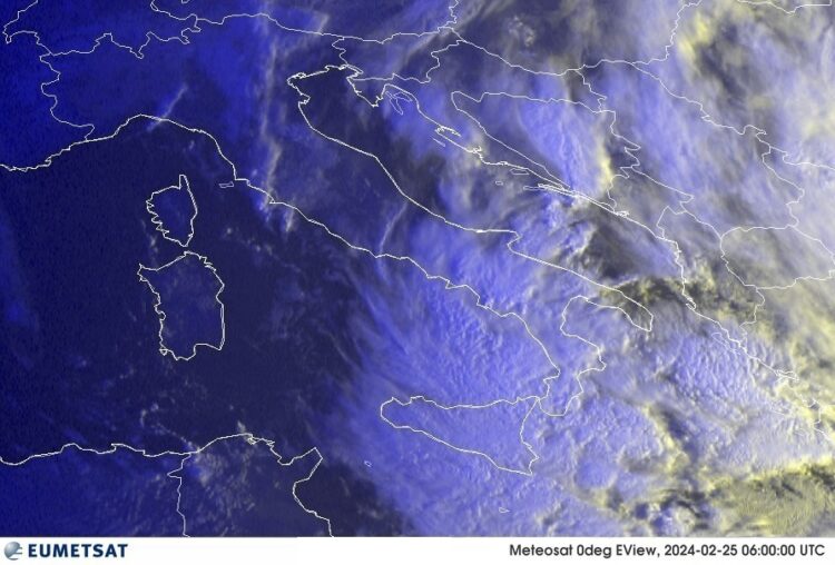 METEO AM, previsioni del tempo in Italia per il giorno 25/02/2024