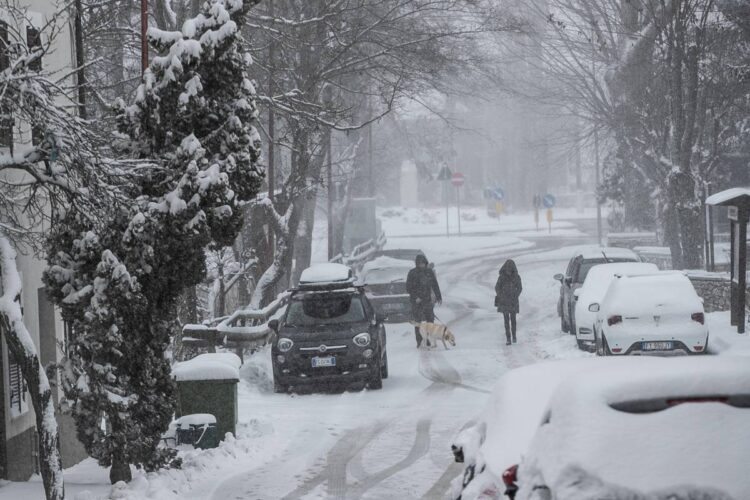 Meteo inverno 2025: il vortice polare è debole. Neve forte?