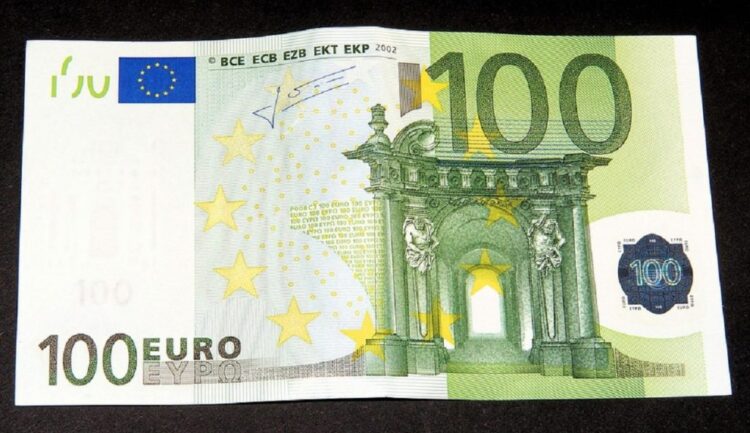 Bonus 100 euro: a chi spetta?